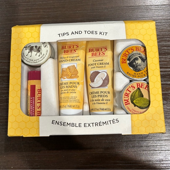 NWT Tips and Toes Burt’s Bees Kit - Picture 1 of 3